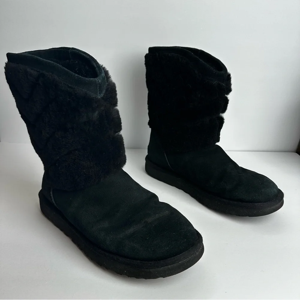 Ugg Tania Boots Women's Size 9 Shoes Shearling Chevron Black Winter Snow Outdoor